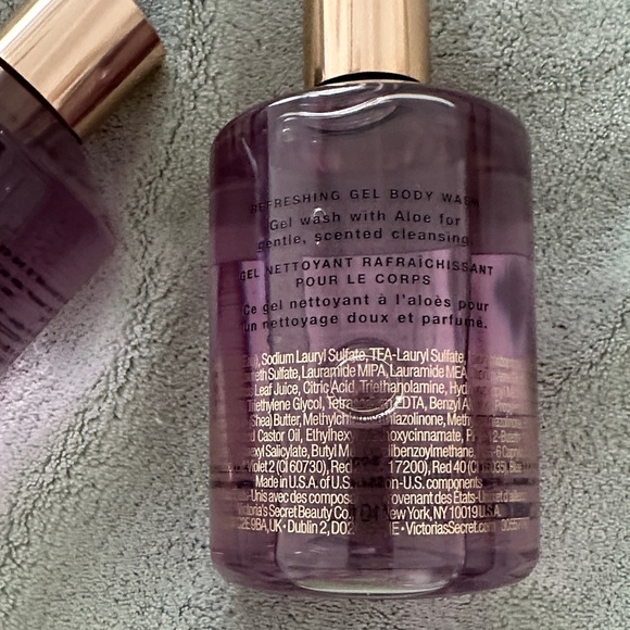 Victoria's Secret Love Spell Gel Body Wash (2 Bottles) - Picture 2 of 7